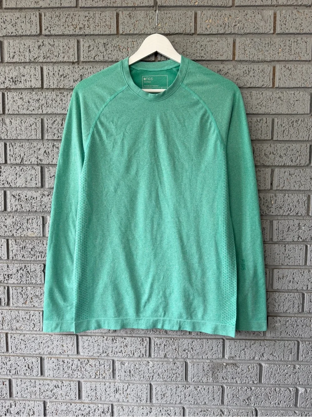 Figs Makato Seamless Longsleeve Underscrub Surgical Green Mint Men’s Small